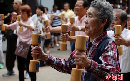 Người già Nhật Bản cố tình vào tù vì cô đơn và nghèo đói