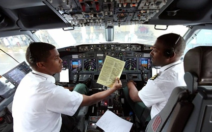 Tranh cãi về quy trình đào tạo phi công sau hai vụ rơi máy bay