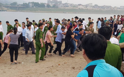 Rủ nhau tắm sông Đà, 8 học sinh chết đuối thương tâm