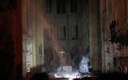 Những bảo vật nào được cứu sau vụ cháy Nhà thờ Đức Bà Paris