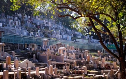 Hong Kong: Đất để chôn cất người chết đắt đỏ hơn cho người sống