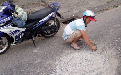 Khen thưởng anh thợ Quảng Nam đục mảng bê tông trên đường