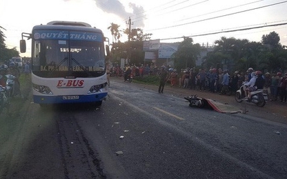 Xe buýt và xe máy đối đầu, người đàn ông tử vong tại chỗ