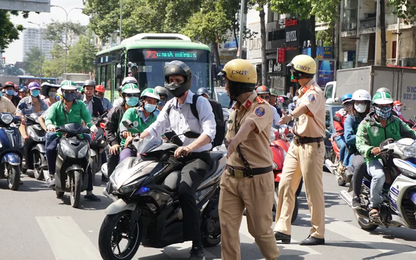 Người nước ngoài tại Sài Gòn vi phạm giao thông sẽ bị xử lý