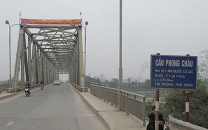 Cấm các phương tiện có trọng tải trên 18 tấn qua cầu Phong Châu