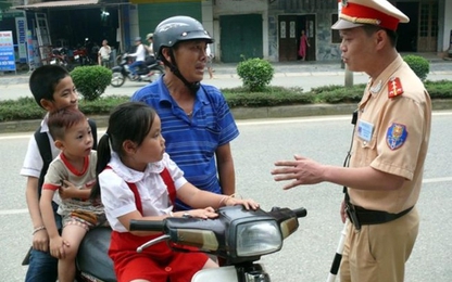 Không đội mũ bảo hiểm cho trẻ, người chạy xe máy sẽ bị phạt