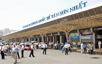 Phát hiện hành khách nghi ngáo đá trốn trong toilet sân bay Tân Sơn Nhất