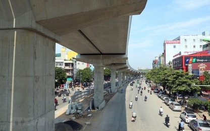 Phân luồng giao thông để lắp thang máy ga đường sắt Nhổn-ga Hà Nội