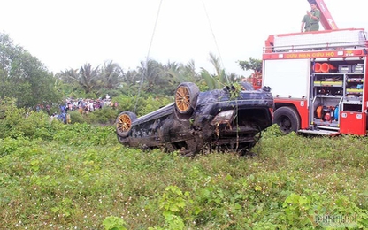 Vụ 3 thi thể trong xe Mercedes dưới kênh: Hé lộ nguyên nhân tai nạn