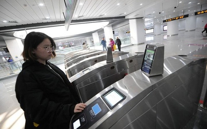 Trung Quốc: Người đi tàu điện ngầm "lướt khuôn mặt" là có thể vào ga