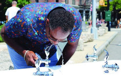 Hệ thống nước máy của New York: Người dân được uống "sâm panh" mỗi ngày