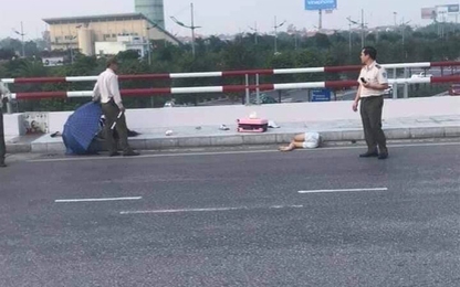 Lao xe vào làn ôtô lên nhà ga Nội Bài, một phụ nữ tử vong