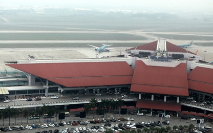 Cách ly 2 hành khách sốt cao khi bay từ Chu Lai đến Hà Nội
