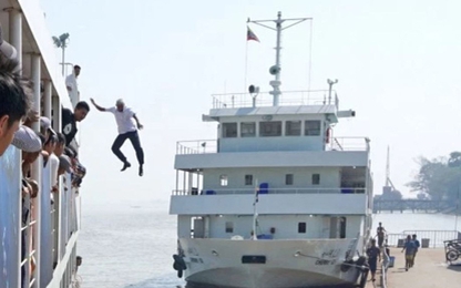 Thuyền trưởng 60 tuổi không ngần ngại nhảy xuống sông cứu người