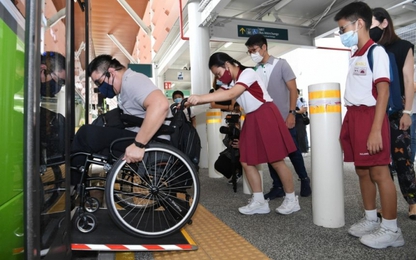 Singapore trang bị kỹ năng giúp người khuyết tật đi xe buýt