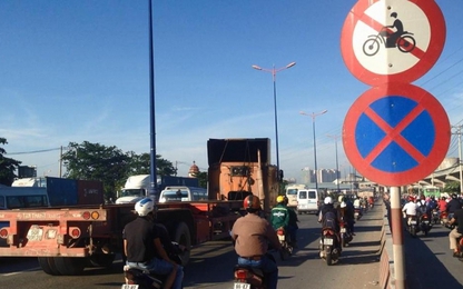 Xe mô tô phân phối lớn lưu vào đường cấm rồi gây tai nạn