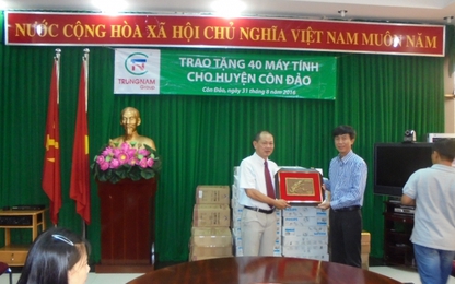 Trao tặng 40 máy tính cho huyện Côn Đảo