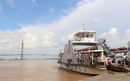 Thông báo hạn chế giao thông thủy trên sông Tiền