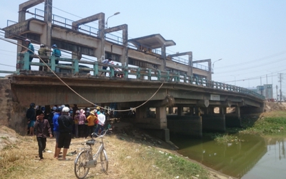 Cấm xe lưu thông qua cầu trên cống Rạch Chanh, Bắc Đông