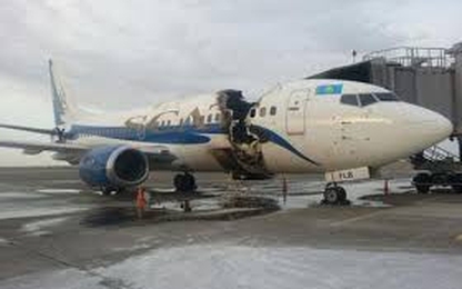 Video: Boeing 737 cháy ngùn ngụt giữa sân bay