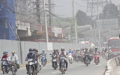 Nhức nhối xe chở VLXD gây ô nhiễm môi trường trên xa lộ Hà Nội
