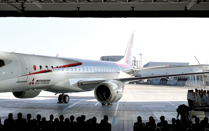 Máy bay thương mại đầu tiên của Mitsubishi đã được bay thử nghiệm