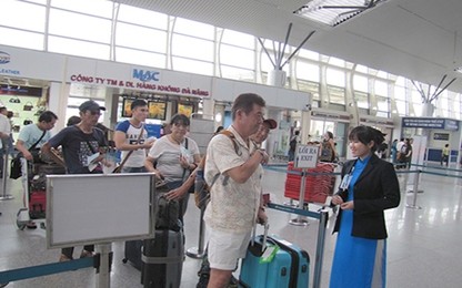 Sân bay Tân Sơn Nhất tập huấn kỹ năng giao tiếp cho nhân viên