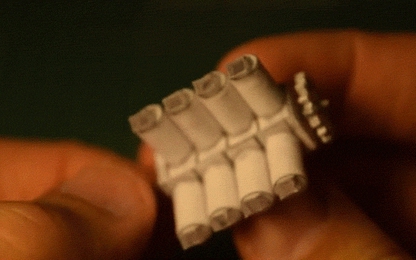 Ấn tượng mô hình động cơ V8 bằng giấy có thể chạy như thật