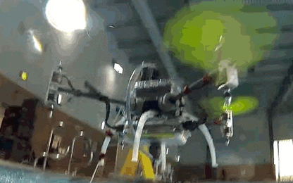 Độc đáo drone vừa biết bay vừa biết... bơi