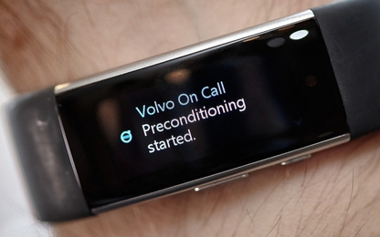 Ra lệnh bằng giọng nói cho xe Volvo bằng thiết bị wearable