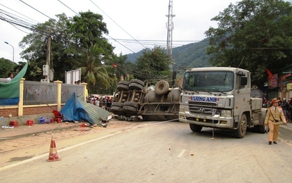 Xe gây tai nạn ở Nghệ An đã bỏ không kiểm định từ lâu