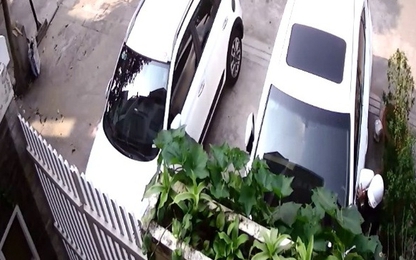 Xe Lexus bị vặt gương trong vòng 8 giây