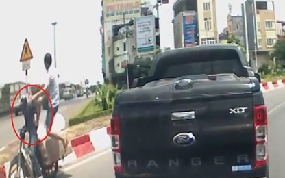 Những tình huống "thượng cẳng chân, hạ cẳng tay" chỉ vì va quẹt giao thông