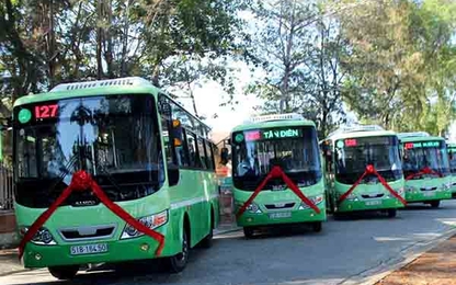 Bí thư Đinh La Thăng cắt băng khai trương 2 tuyến xe buýt Cần Giờ