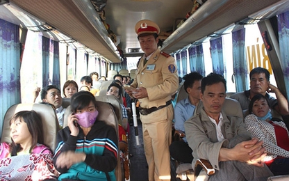 Nhà xe 'chặt chém' dịp lễ 30/4, hãy gọi đến số này!