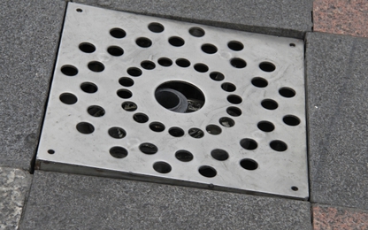 Đường Hoa tiền tỉ Nguyễn Huệ bắt đầu hư hỏng