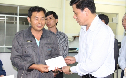 Thứ trưởng Nguyễn Ngọc Đông thăm hỏi các nạn nhân TNGT ở Đà Lạt