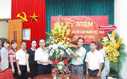 Thứ trưởng Nguyễn Hồng Trường chúc mừng Tạp chí GTVT nhân ngày 21/6