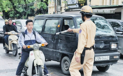 Học sinh không đội MBH đi xe máy: Nỗi lo của toàn xã hội