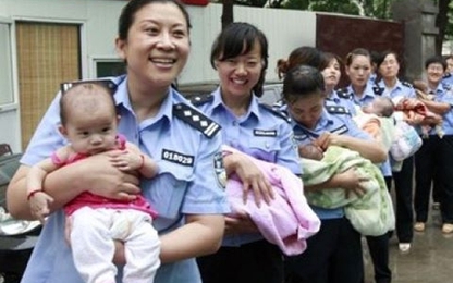 8 bé được giải cứu khỏi ổ buôn người mong chờ cha, mẹ