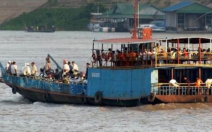 Chìm phà chở 300 người ở Myanmar, hàng chục người chết và mất tích
