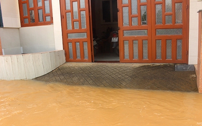 Đồng Nai: 1.000 hộ dân bị ngập sâu trong nước