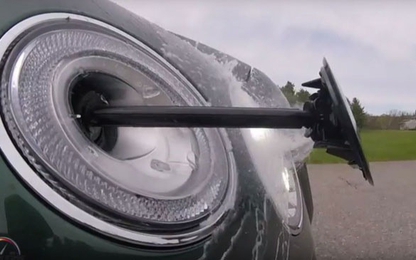 Rửa đèn pha tự động - công nghệ hấp dẫn trên xe sang