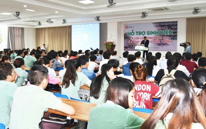 Đại học Đông Á: Hỗ trợ SV ở 4 tỉnh vùng lũ miền Trung