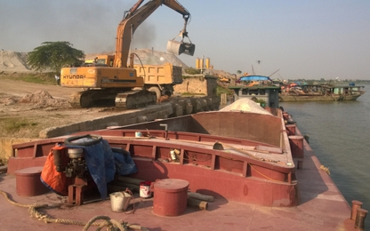 “Dấu chấm hết” cho xe quá tải tại cảng, bến khu vực sông Đuống