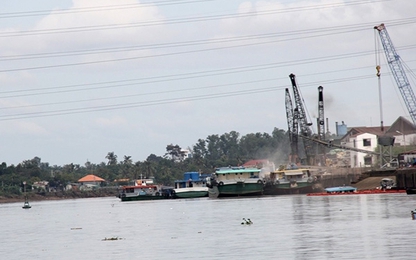 Hé lộ nguyên nhân chìm sà lan gần 500 tấn dưới sông Đồng Nai