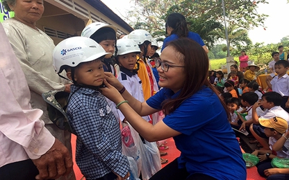 Đoàn Thanh niên SASCO trao yêu thương mùa Tết