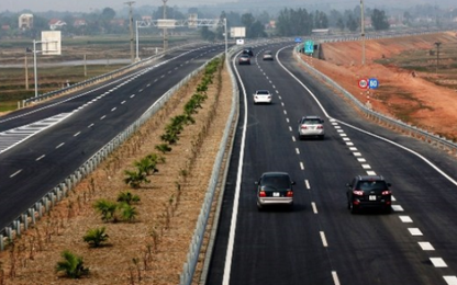 Cách nhường đường trên cao tốc - tài xế Việt cần học tập