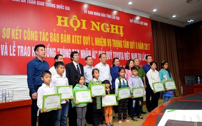 Hơn 400 triệu đồng học bổng Toyota đến tay con các nạn nhân TNGT