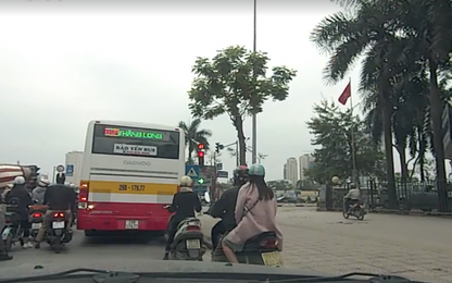 Yêu cầu kỷ luật nghiêm tài xế lái xe buýt "lái ẩu" trên đường